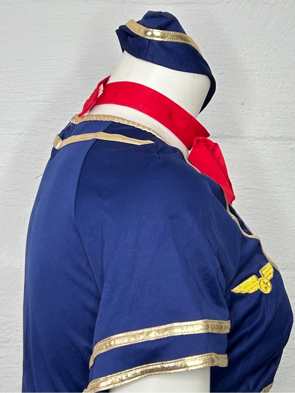 Leg Avenue Friendly Skies Flight Attendant 1X/2X Plus Halloween Costume - Picture 15 of 16